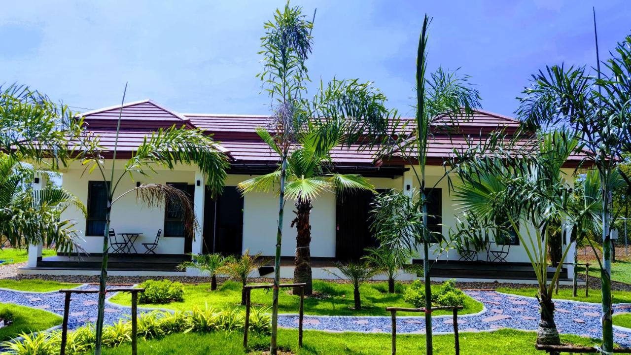 Isan Golf & Adventure Hotel Udon Thani Exterior foto